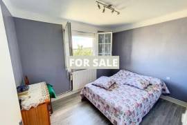 Detached House with Garden Close to the Coast