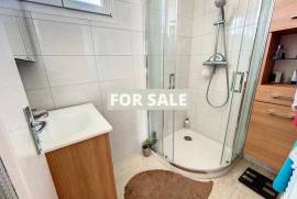 Detached House with Garden Close to the Coast