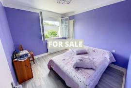 Detached House with Garden Close to the Coast