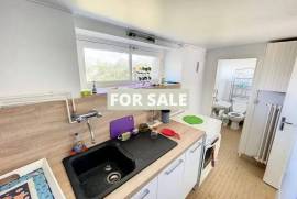 Detached House with Garden Close to the Coast