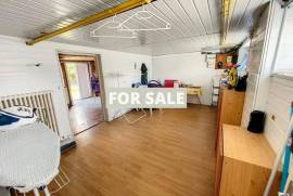 Detached House with Garden Close to the Coast