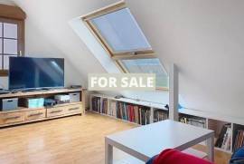 Detached House with Garden and Sea View