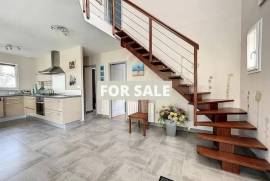Contemporary Detached House Close to the Coast