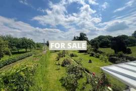Detached Country House with Landscaped Garden