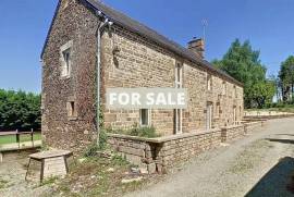 Detached Country House with Outbuilding
