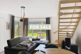 Stunning Contemporary House only 500m from the Beach