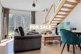 Stunning Contemporary House only 500m from the Beach