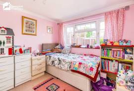 4 bedroom, Bungalow for sale