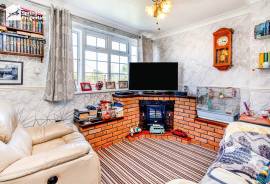 4 bedroom, Bungalow for sale