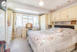 4 bedroom, Bungalow for sale