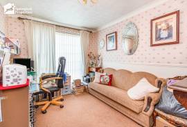 4 bedroom, Bungalow for sale