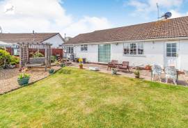 4 bedroom, Bungalow for sale