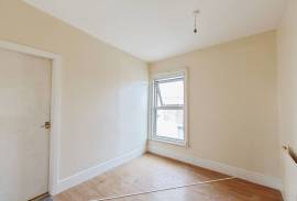 2 bedroom, Terraced House for sale