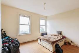 2 bedroom, Terraced House for sale