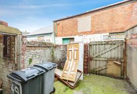 2 bedroom, Terraced House for sale