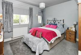 3 bedroom, Detached house for sale