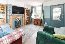 3 bedroom, Detached house for sale