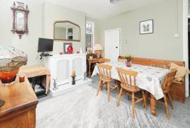 3 bedroom, Detached house for sale