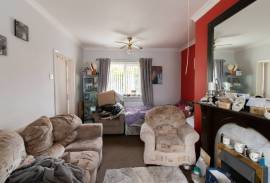 2 bedroom, Semi-detached house for sale