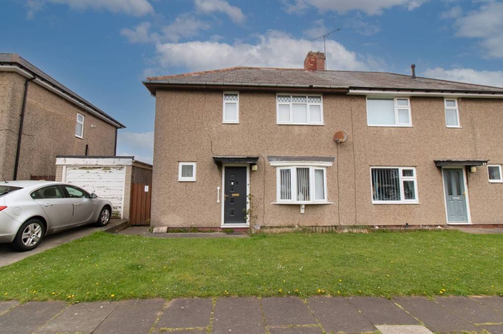 2 bedroom, Semi-detached house for sale