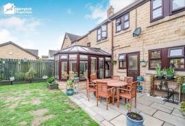 4 bedroom, Detached house for sale