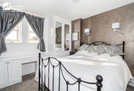 4 bedroom, Detached house for sale