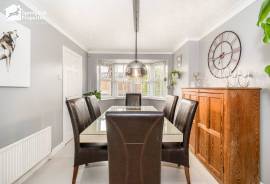 4 bedroom, Detached house for sale