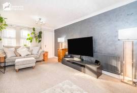 4 bedroom, Detached house for sale
