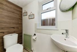 4 bedroom, Detached house for sale