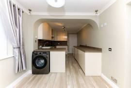 4 bedroom, Detached house for sale