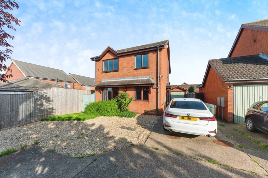 4 bedroom, Detached house for sale