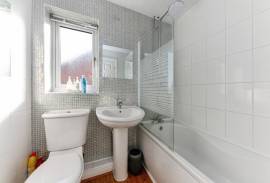 4 bedroom, Detached house for sale