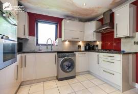 2 bedroom, Semi-detached house for sale