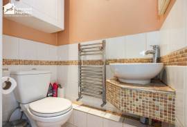 2 bedroom, Semi-detached house for sale