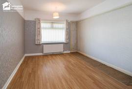 3 bedroom, Semi-detached house for sale