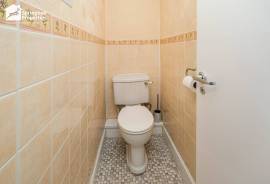 3 bedroom, Semi-detached house for sale