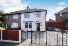 3 bedroom, Semi-detached house for sale