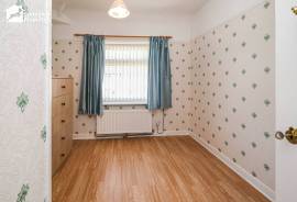 3 bedroom, Semi-detached house for sale