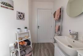 3 bedroom, End of terrace house for sale