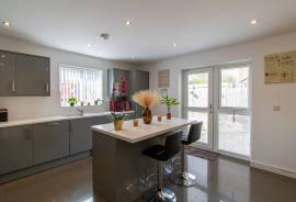3 bedroom, End of terrace house for sale
