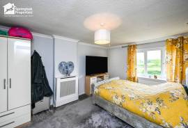 3 bedroom, Semi-detached house for sale