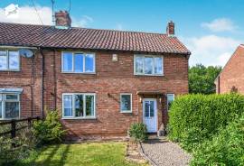 3 bedroom, Semi-detached house for sale