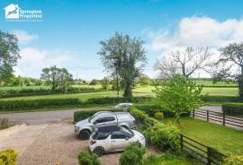 3 bedroom, Semi-detached house for sale