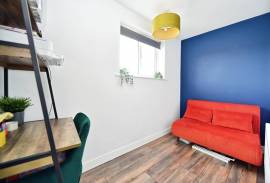 5 bedroom, Detached house for sale