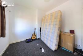 3 bedroom, Semi-detached house for sale