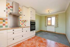 4 bedroom, Detached house for sale