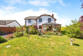 4 bedroom, Detached house for sale