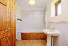 4 bedroom, Detached house for sale