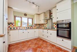 4 bedroom, Detached house for sale