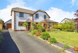 4 bedroom, Detached house for sale